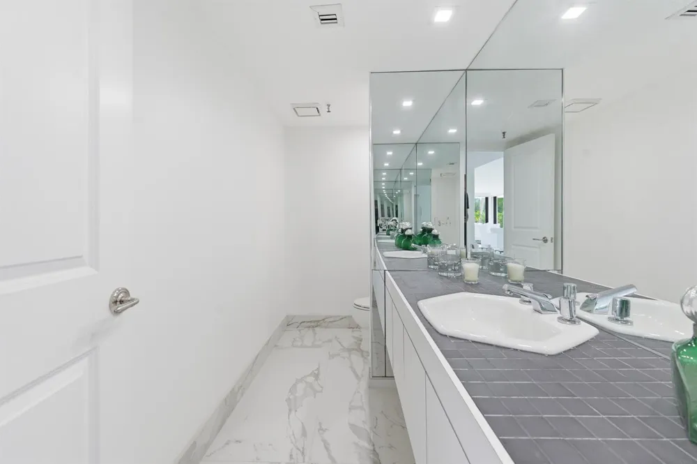 2580 S Ocean Boulevard #1a1 Palm Beach, FL 33480