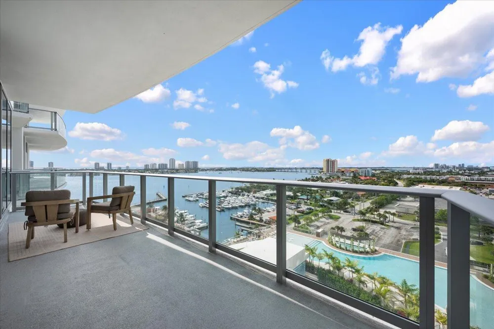 220 Lake Shore Drive #1207 Lake Park, FL 33403