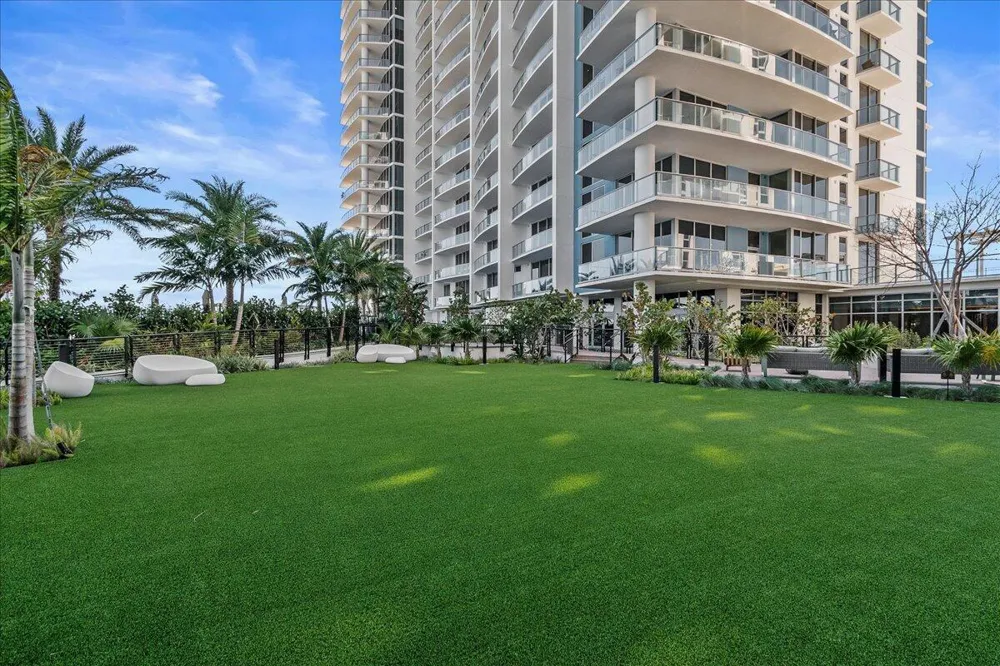 220 Lake Shore Drive #1207 Lake Park, FL 33403
