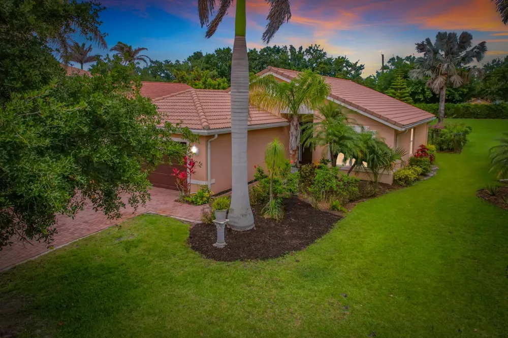 2045 Grey Falcon Circle SW Vero Beach, FL 32962