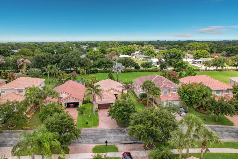 2045 Grey Falcon Circle SW Vero Beach, FL 32962