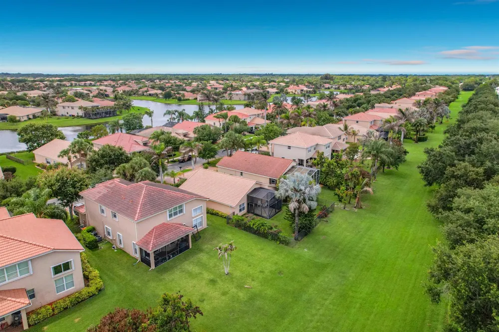 2045 Grey Falcon Circle SW Vero Beach, FL 32962