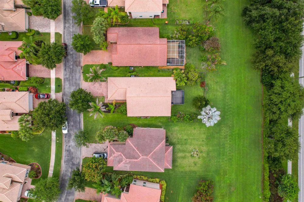 2045 Grey Falcon Circle SW Vero Beach, FL 32962
