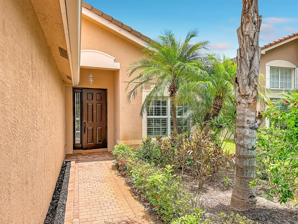 2045 Grey Falcon Circle SW Vero Beach, FL 32962