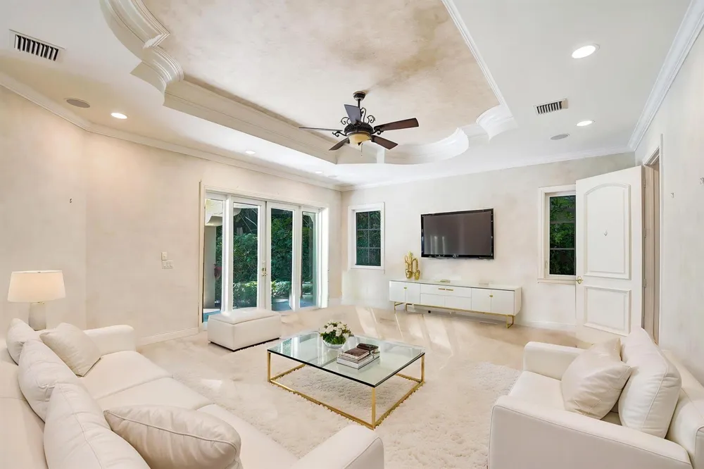 1212 E Lake Drive Fort Lauderdale, FL 33316