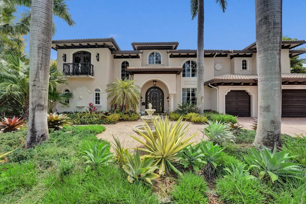 1212 E Lake Drive Fort Lauderdale, FL 33316