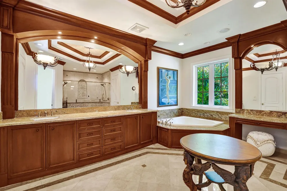 1212 E Lake Drive Fort Lauderdale, FL 33316