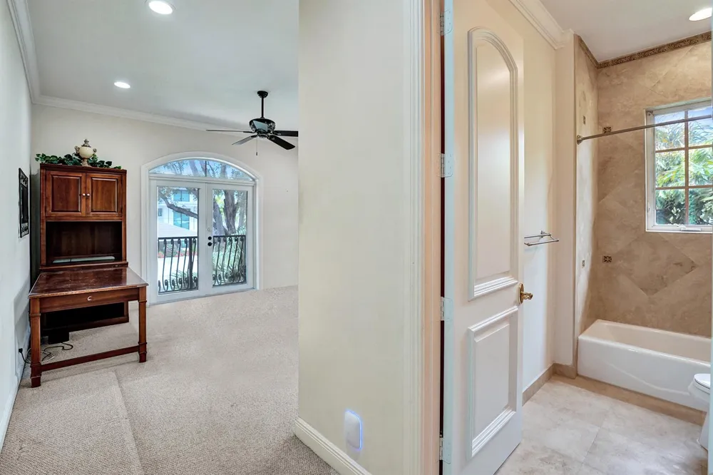 1212 E Lake Drive Fort Lauderdale, FL 33316
