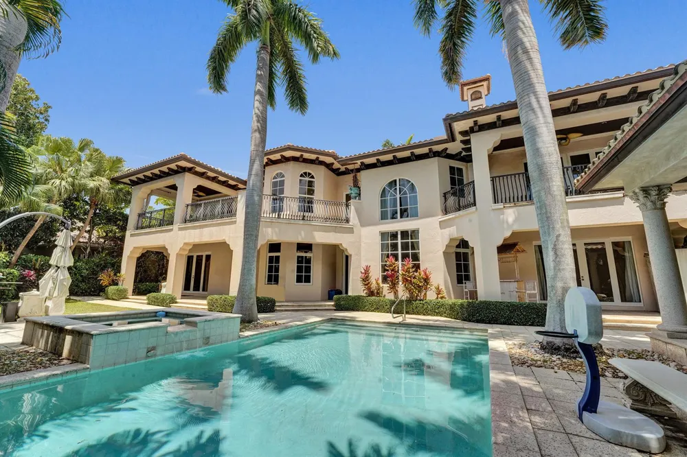 1212 E Lake Drive Fort Lauderdale, FL 33316