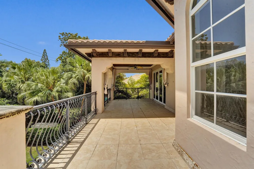 1212 E Lake Drive Fort Lauderdale, FL 33316