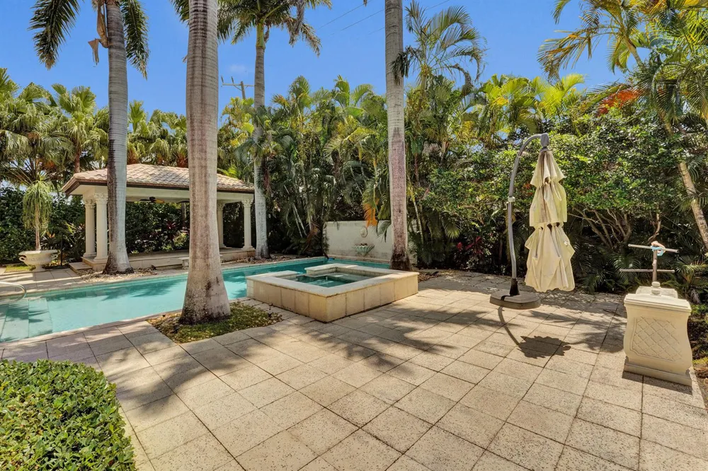 1212 E Lake Drive Fort Lauderdale, FL 33316