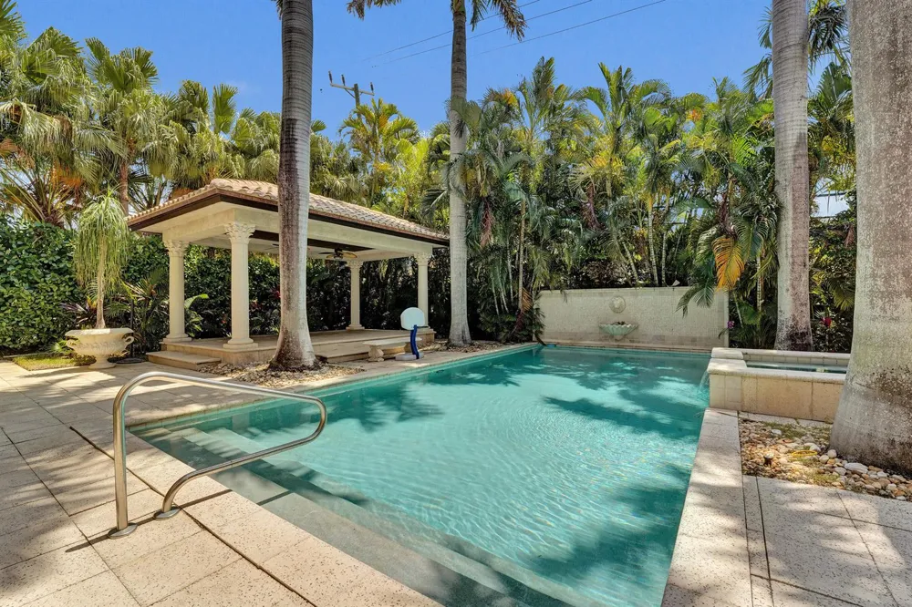 1212 E Lake Drive Fort Lauderdale, FL 33316