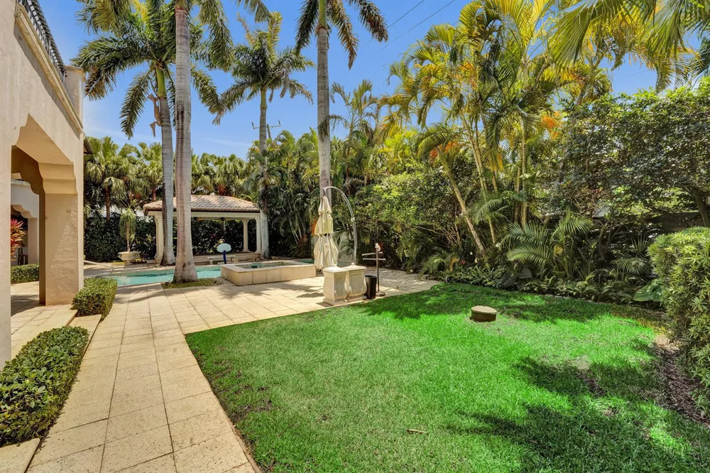1212 E Lake Drive Fort Lauderdale, FL 33316
