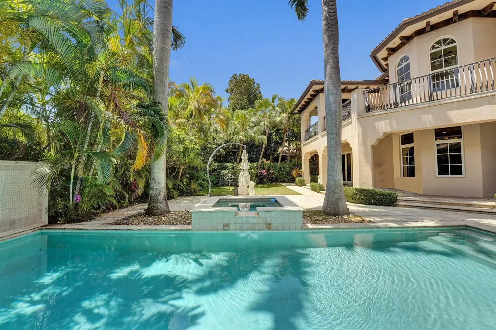 1212 E Lake Drive Fort Lauderdale, FL 33316