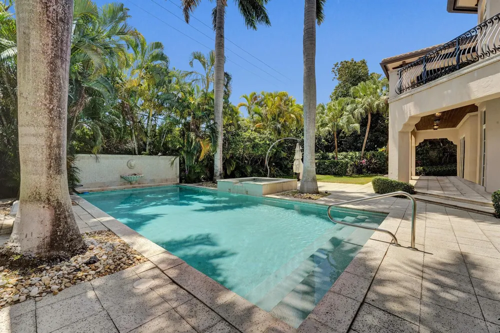 1212 E Lake Drive Fort Lauderdale, FL 33316