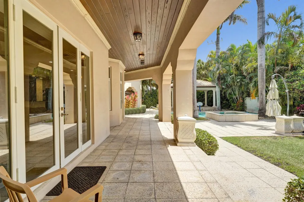 1212 E Lake Drive Fort Lauderdale, FL 33316