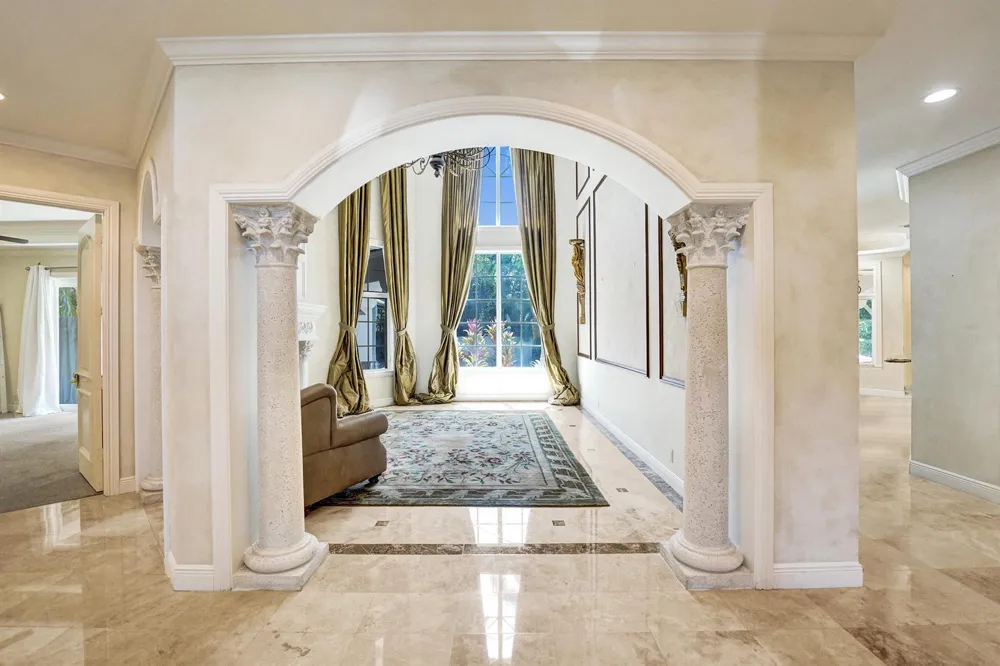 1212 E Lake Drive Fort Lauderdale, FL 33316