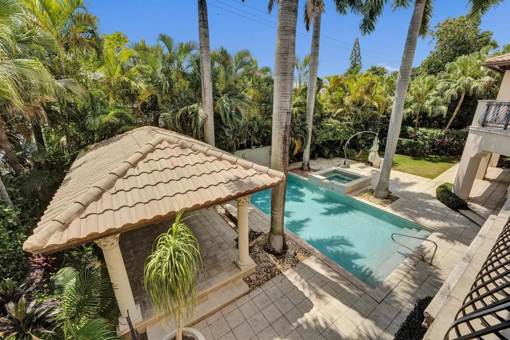 1212 E Lake Drive Fort Lauderdale, FL 33316