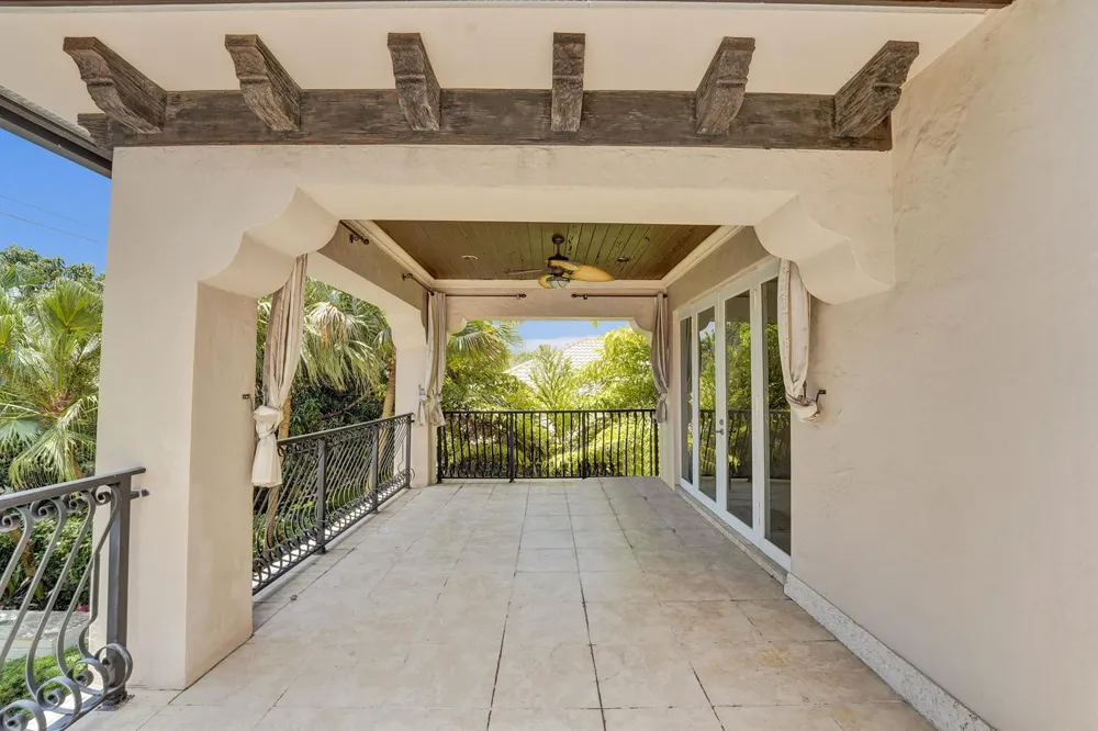 1212 E Lake Drive Fort Lauderdale, FL 33316
