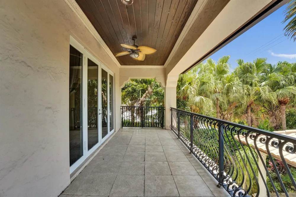 1212 E Lake Drive Fort Lauderdale, FL 33316