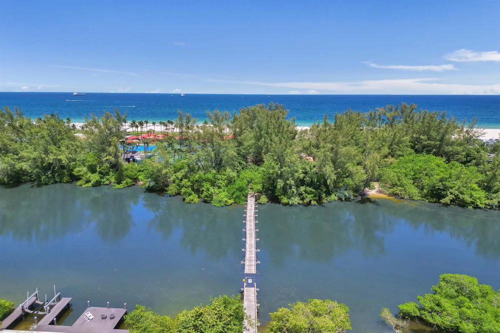 1212 E Lake Drive Fort Lauderdale, FL 33316