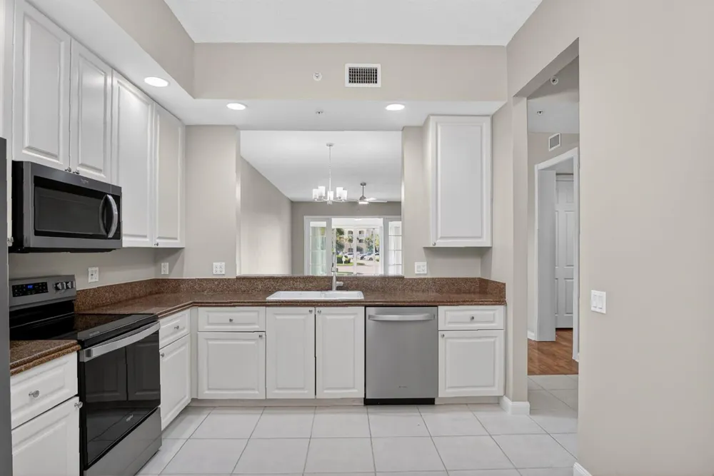 37 E Harbour Isle Dr Drive E #106 Fort Pierce, FL 34949