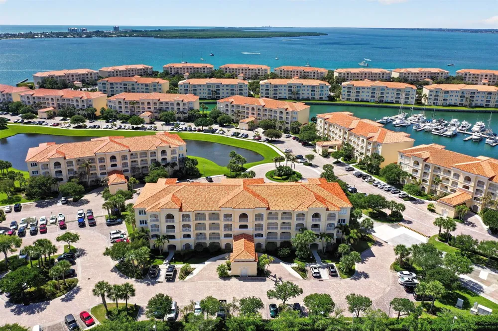 37 E Harbour Isle Dr Drive E #106 Fort Pierce, FL 34949