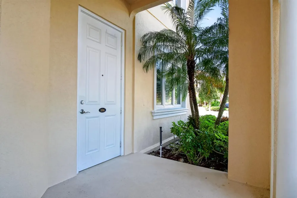 37 E Harbour Isle Dr Drive E #106 Fort Pierce, FL 34949