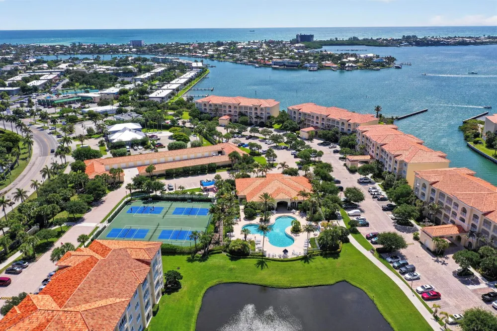 37 E Harbour Isle Dr Drive E #106 Fort Pierce, FL 34949