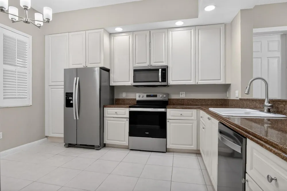 37 E Harbour Isle Dr Drive E #106 Fort Pierce, FL 34949
