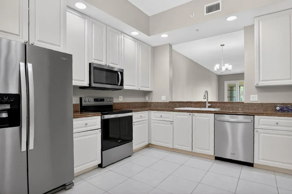 37 E Harbour Isle Dr Drive E #106 Fort Pierce, FL 34949