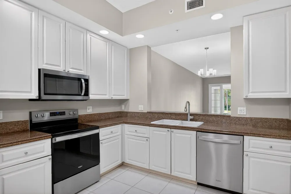37 E Harbour Isle Dr Drive E #106 Fort Pierce, FL 34949