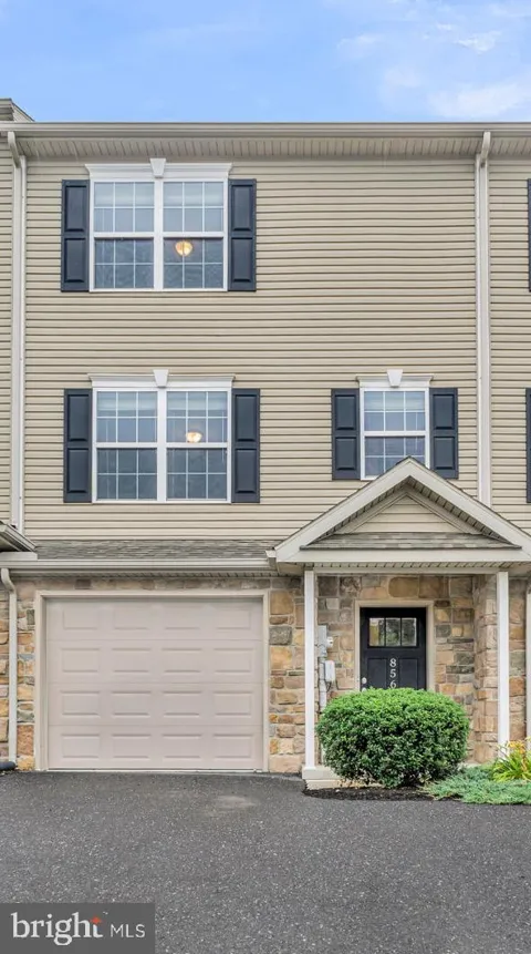 856 GREGS DRIVE