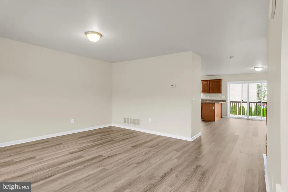 856 GREGS DRIVE Harrisburg, PA 17111