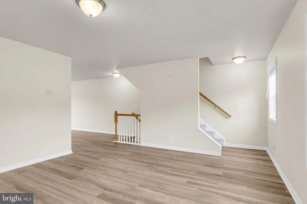 856 GREGS DRIVE Harrisburg, PA 17111