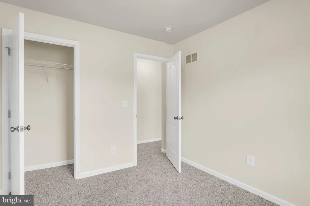 856 GREGS DRIVE Harrisburg, PA 17111
