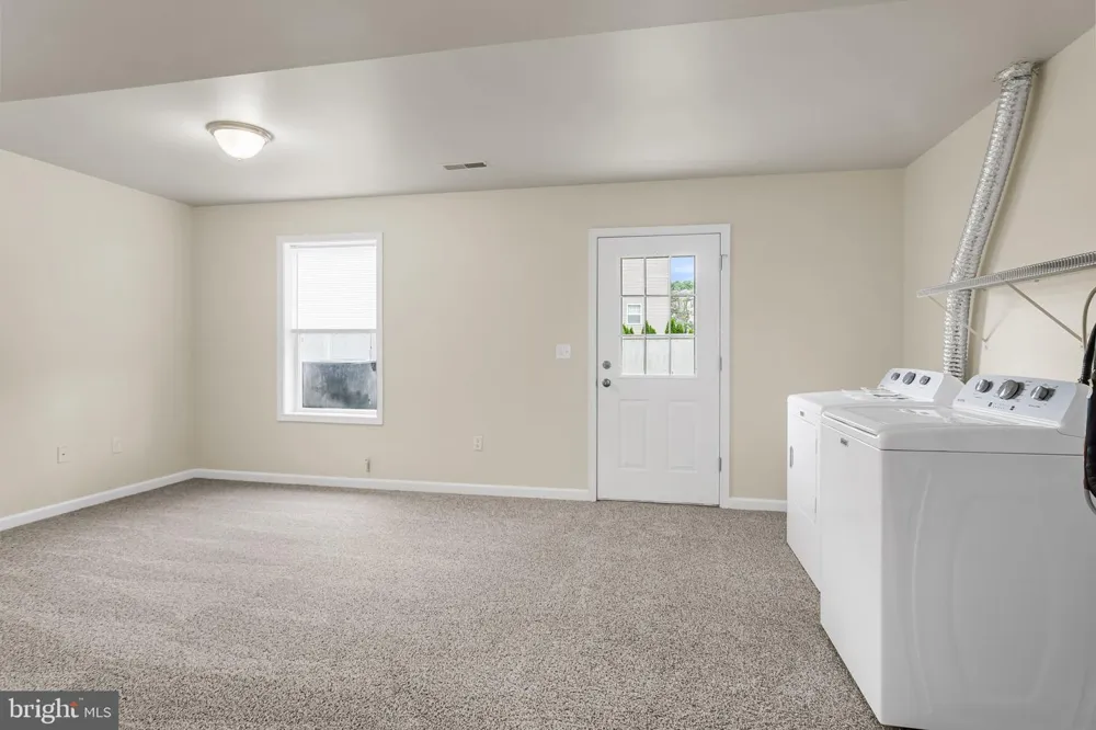 856 GREGS DRIVE Harrisburg, PA 17111