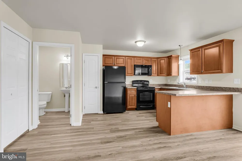 856 GREGS DRIVE Harrisburg, PA 17111