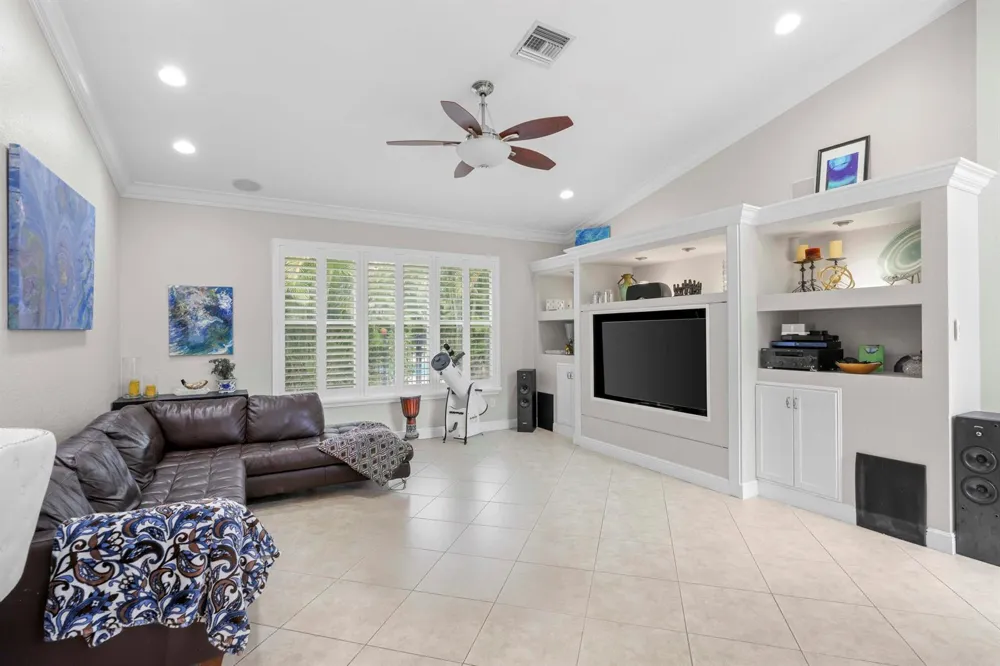 10812 Castle Oak Drive Boynton Beach, FL 33473