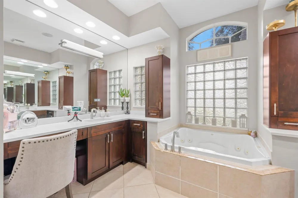 10812 Castle Oak Drive Boynton Beach, FL 33473