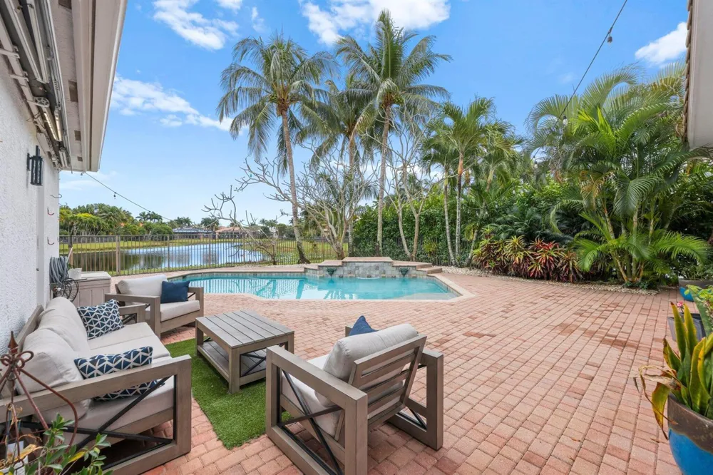 10812 Castle Oak Drive Boynton Beach, FL 33473