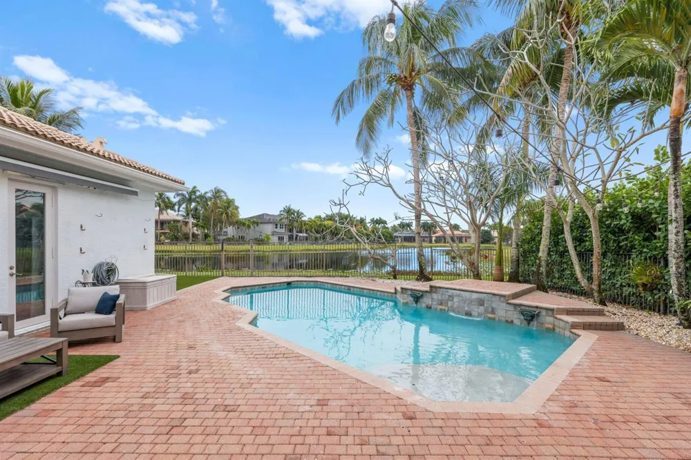 10812 Castle Oak Drive Boynton Beach, FL 33473