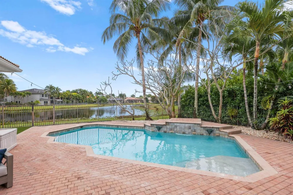 10812 Castle Oak Drive Boynton Beach, FL 33473