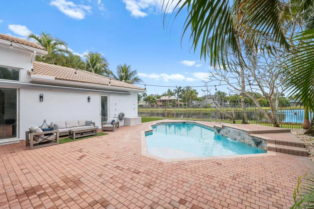 10812 Castle Oak Drive Boynton Beach, FL 33473