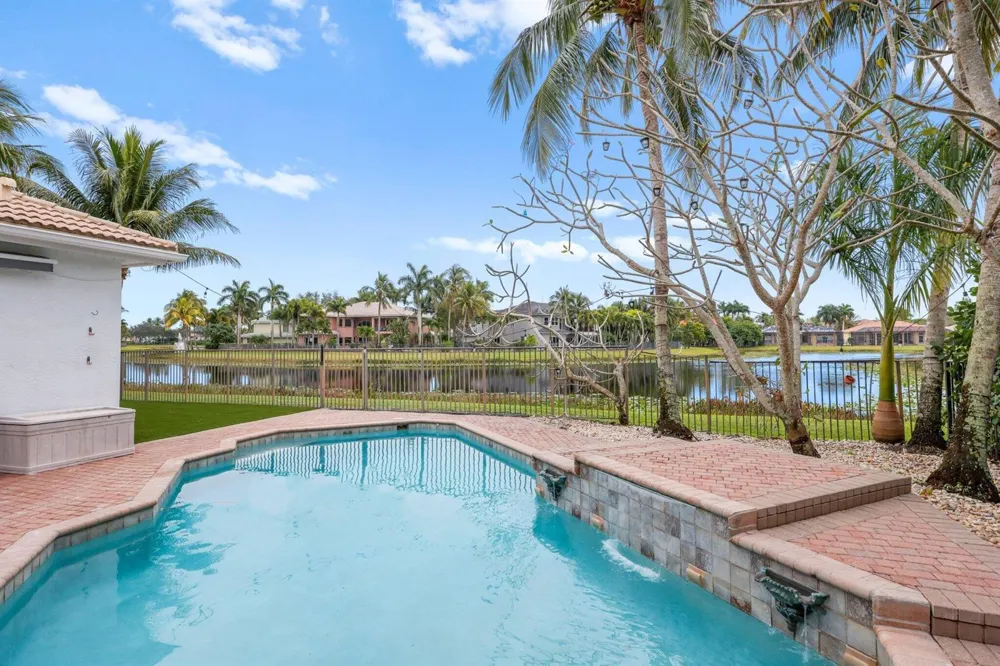 10812 Castle Oak Drive Boynton Beach, FL 33473