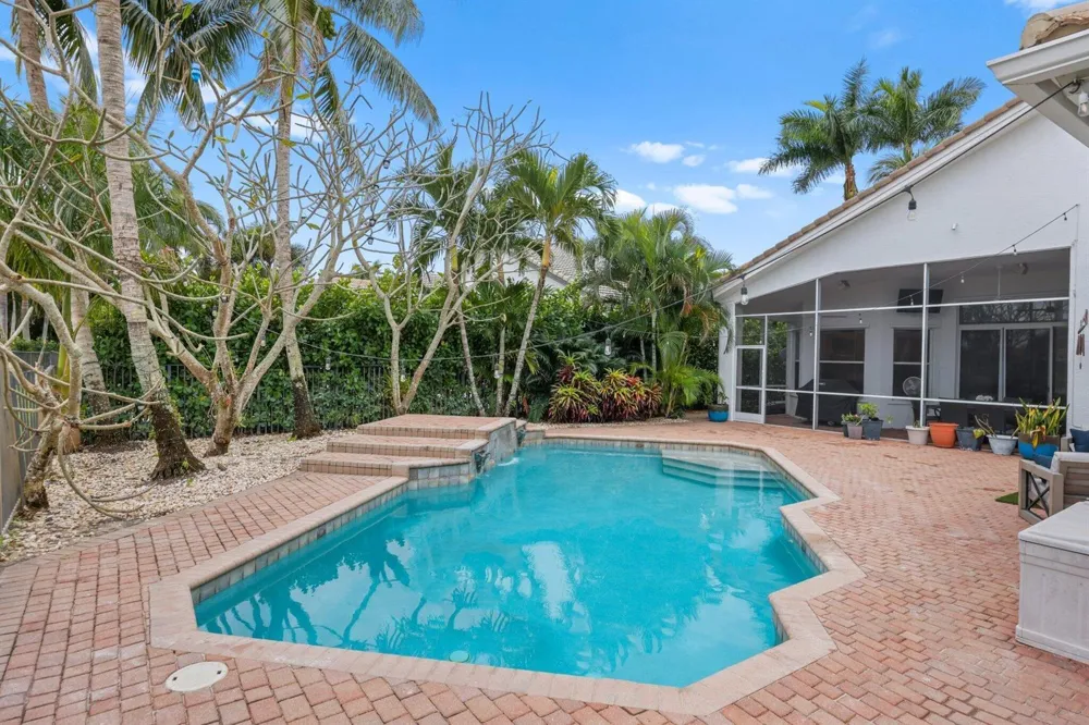 10812 Castle Oak Drive Boynton Beach, FL 33473