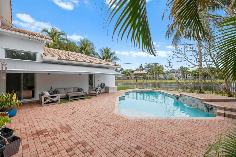 10812 Castle Oak Drive Boynton Beach, FL 33473