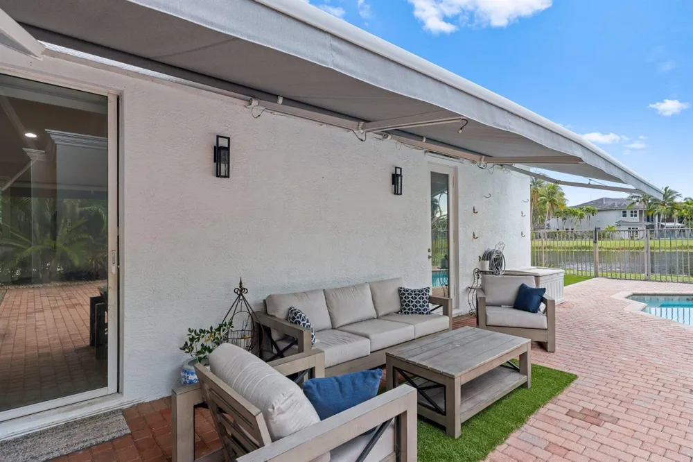 10812 Castle Oak Drive Boynton Beach, FL 33473