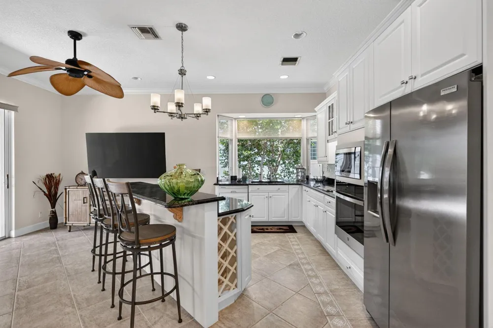 7982 SE Hempstead Circle Hobe Sound, FL 33455