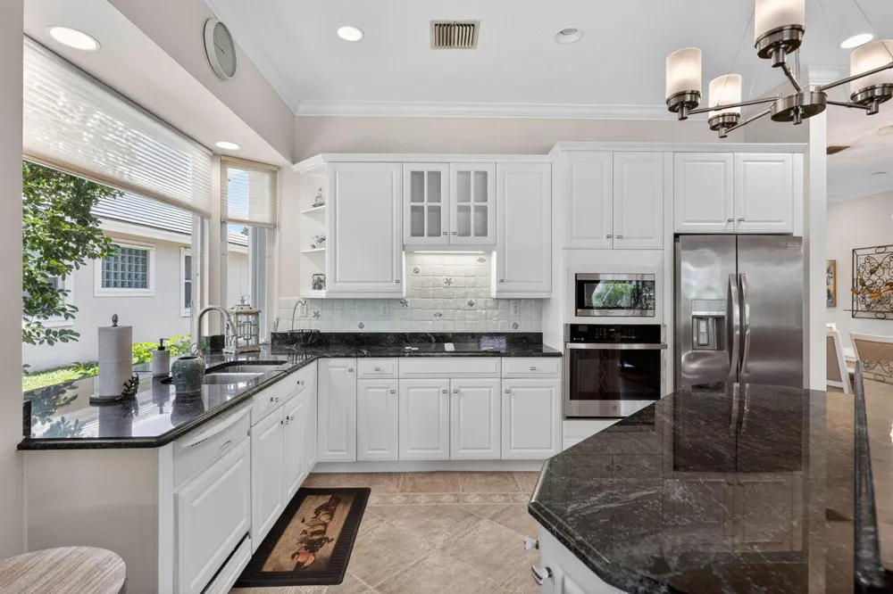 7982 SE Hempstead Circle Hobe Sound, FL 33455
